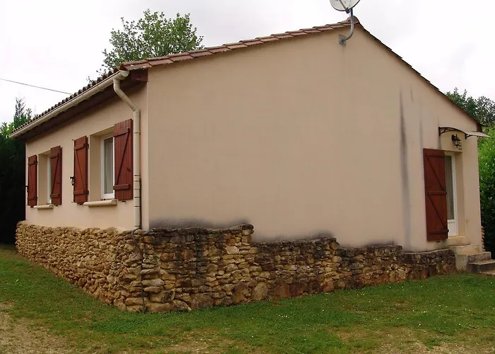 Villa Les Petits Pres à Vitrac  avec Piscine