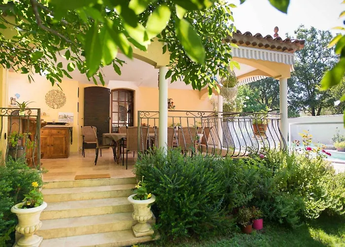 Appartement Mas Des Sentes Petit T1 à Nans-les-Pins