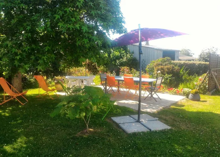 Lanveoc Hotels
