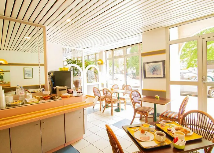 Woincourt Hotels