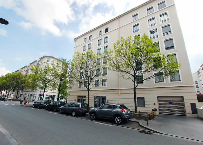 Part Dieu Charial Suites & Chambres Lione