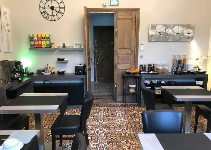 Vauvert Hotels