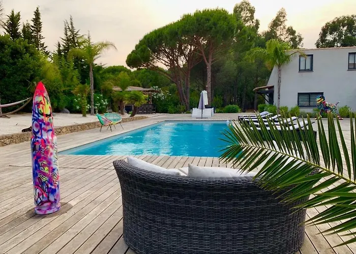 Shangtasia Luxury Art Room Grimaud