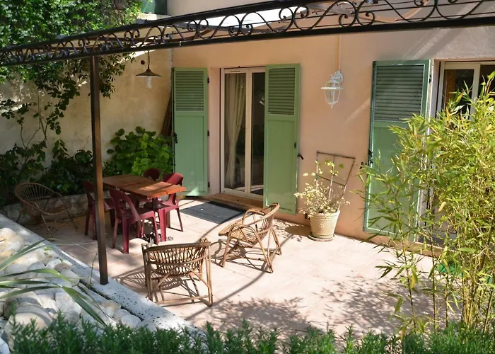 Au Vallon Rouge Saint-Paul-de-Vence