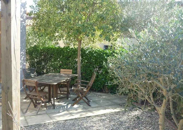 Aigues-Mortes villa prés des remparts avec Piscine
