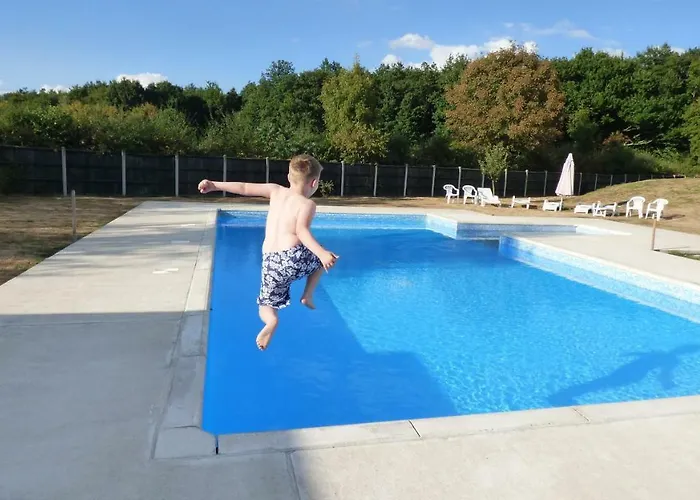 Aspace Gites Parthenay avec Piscine