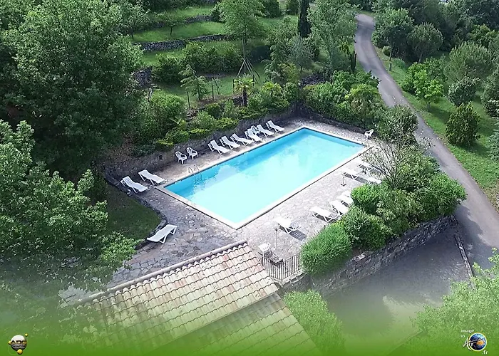 Manoir de Champvert Les Vans avec Piscine