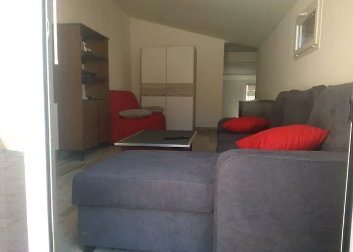Tres Confortable Studio Maison Au Pied Dufaron Toulon avec Piscine