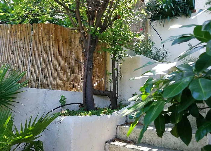 petite maison dans le parc national des calanques Marseille