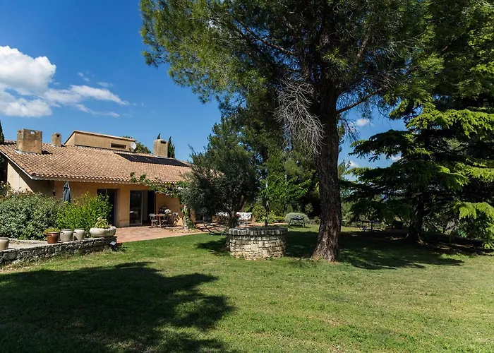 Villa Au Coeur des Vignes en Provence à Châteauneuf-de-Gadagne avec Piscine