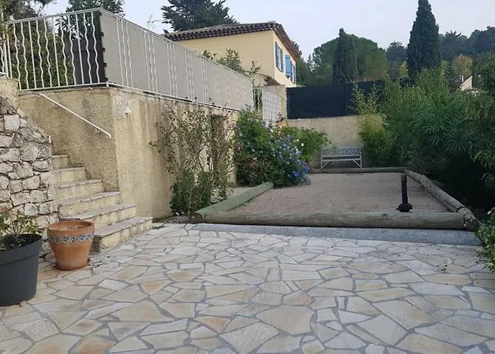Villa Le Jacaranda à Villeneuve-Loubet avec Piscine