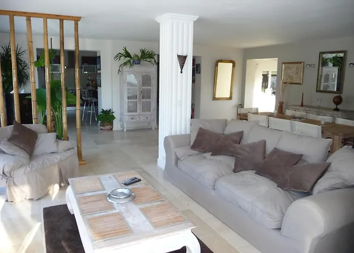 location Villa avec piscine chauffée Le Castellet  avec Piscine